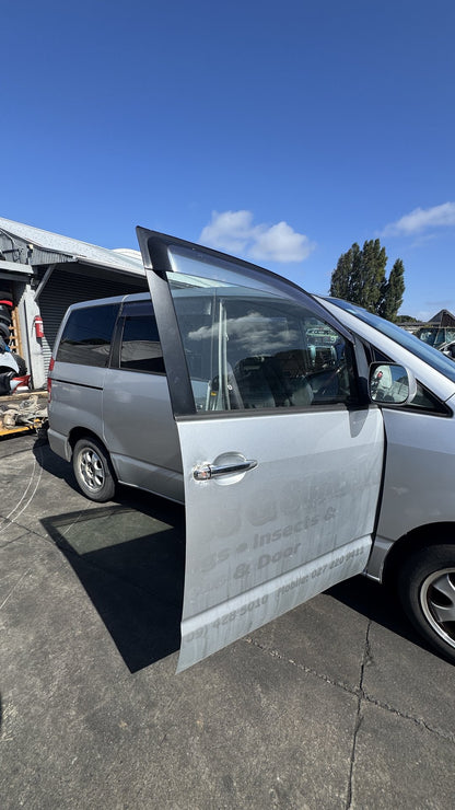 2005 Toyota Noah AZR60 Dismantling For Parts