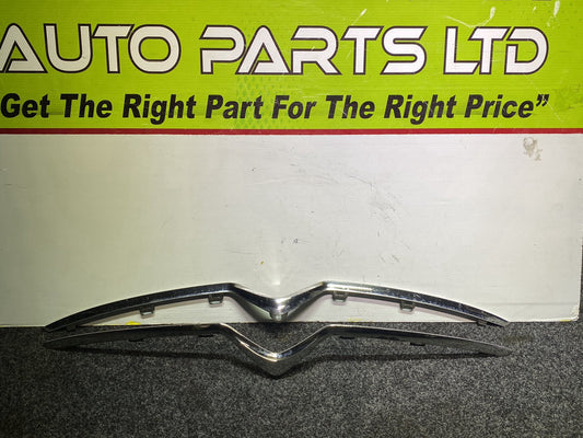 2012 Citroen C4 - Bumper Grille Badge