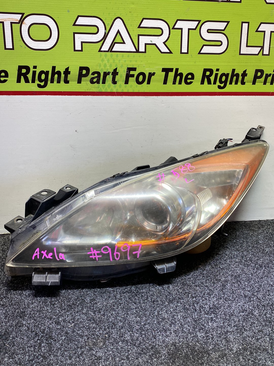 2010 Mazda Axela - Left Headlight Manual Adjust/ Non Hid/ Koito 100-41343