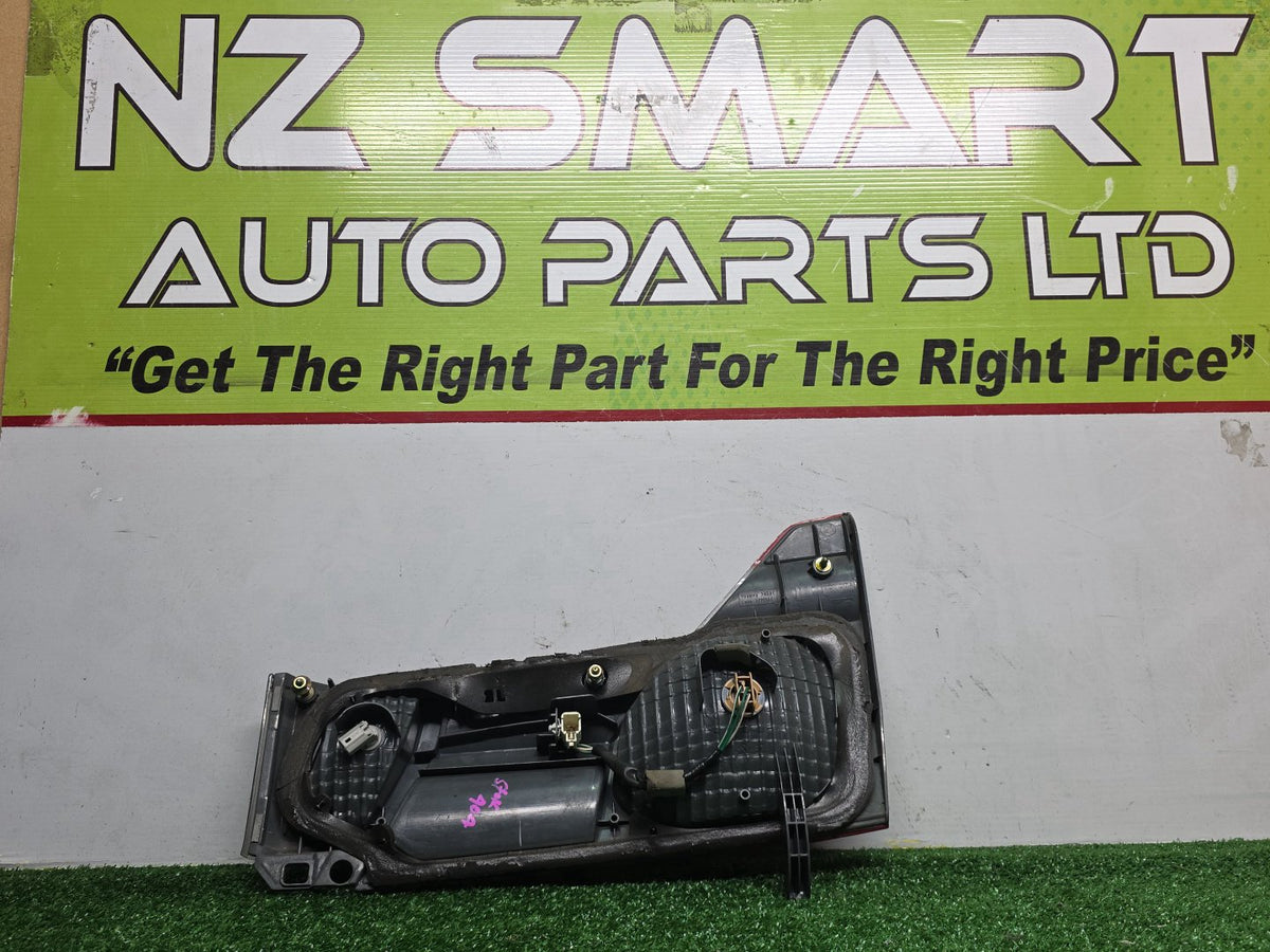 2004 Used Toyota Alphard - Left Taillight PN: 58-6