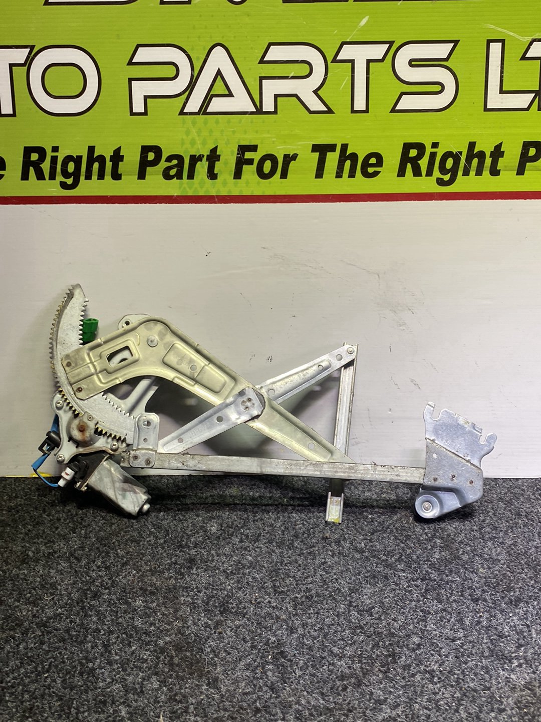 2007 Subaru Forester SG5 - Left Front Window Regulator/Motor