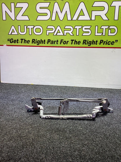 Used Toyota Prius - Front Wiper Rack Assembly