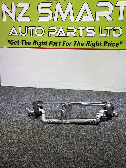 Used Toyota Prius - Front Wiper Rack Assembly