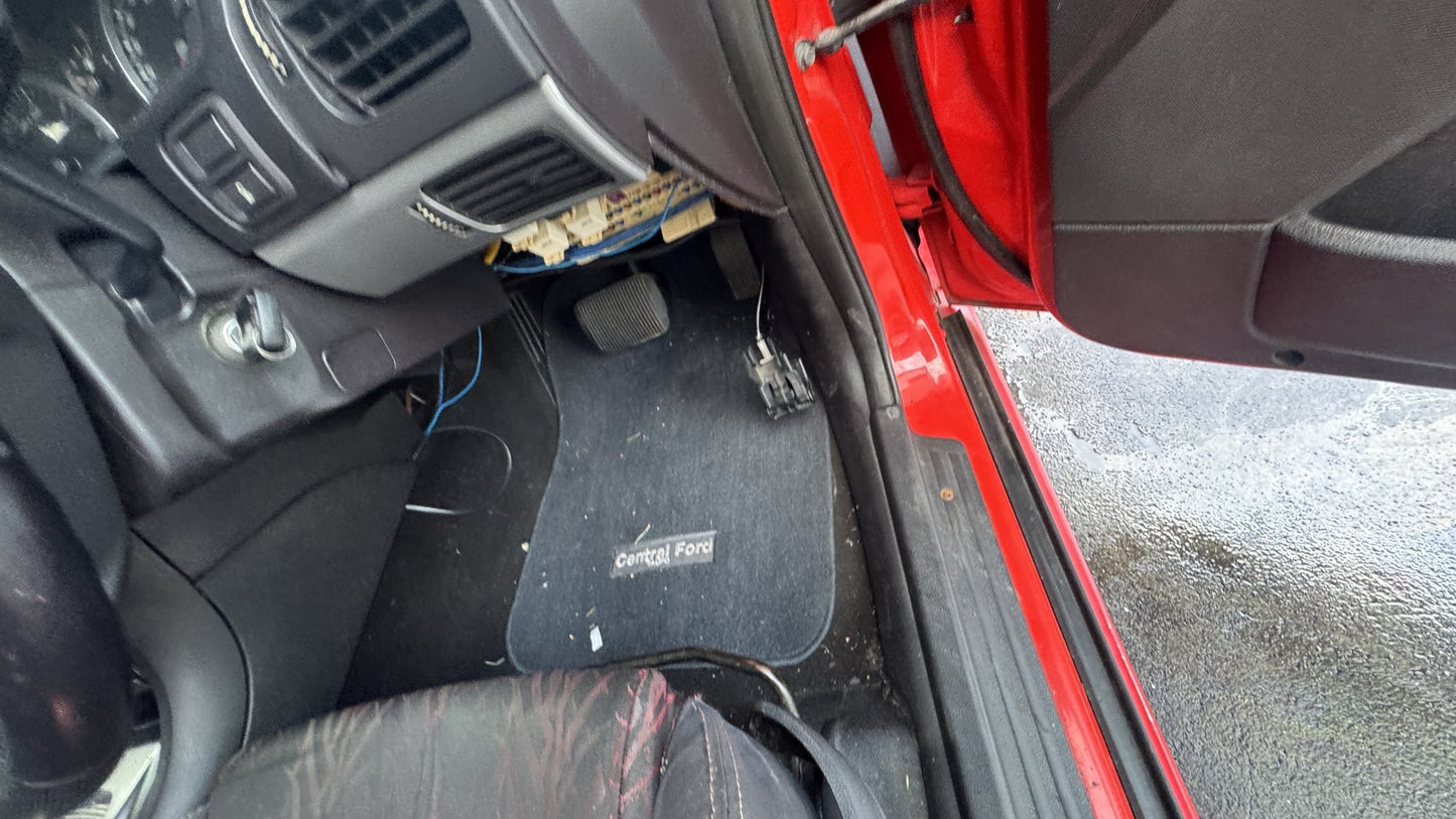 2004 Ford Falcon XR6   Dismantling For Parts