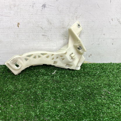 2007 Mazda Axela BK5P - Right Front Bumper Retainer PN: BN8V500T1C