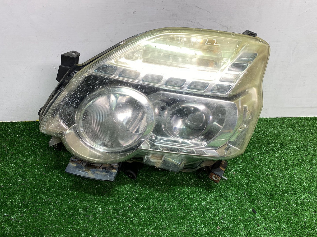 Jul 2010 to Dec 2013 - Nissan X-Trail T31 TL Ti - Left Headlight - Xenon Type