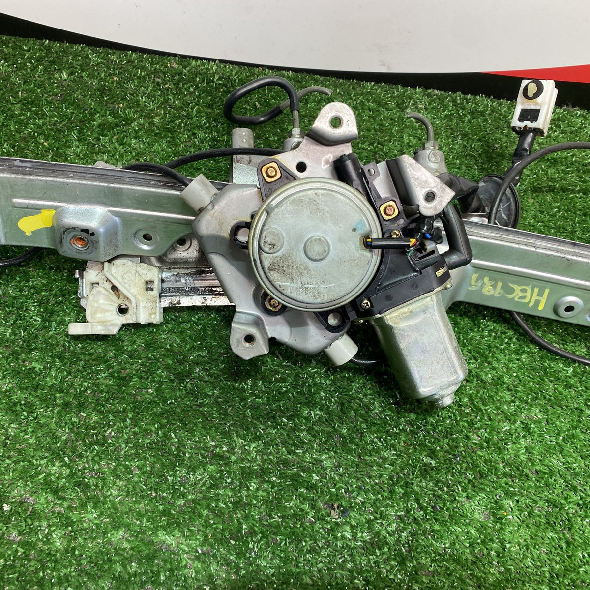 2005 Nissan Teana - Right Front Window Regulator/Motor PN: 80730-9Y000