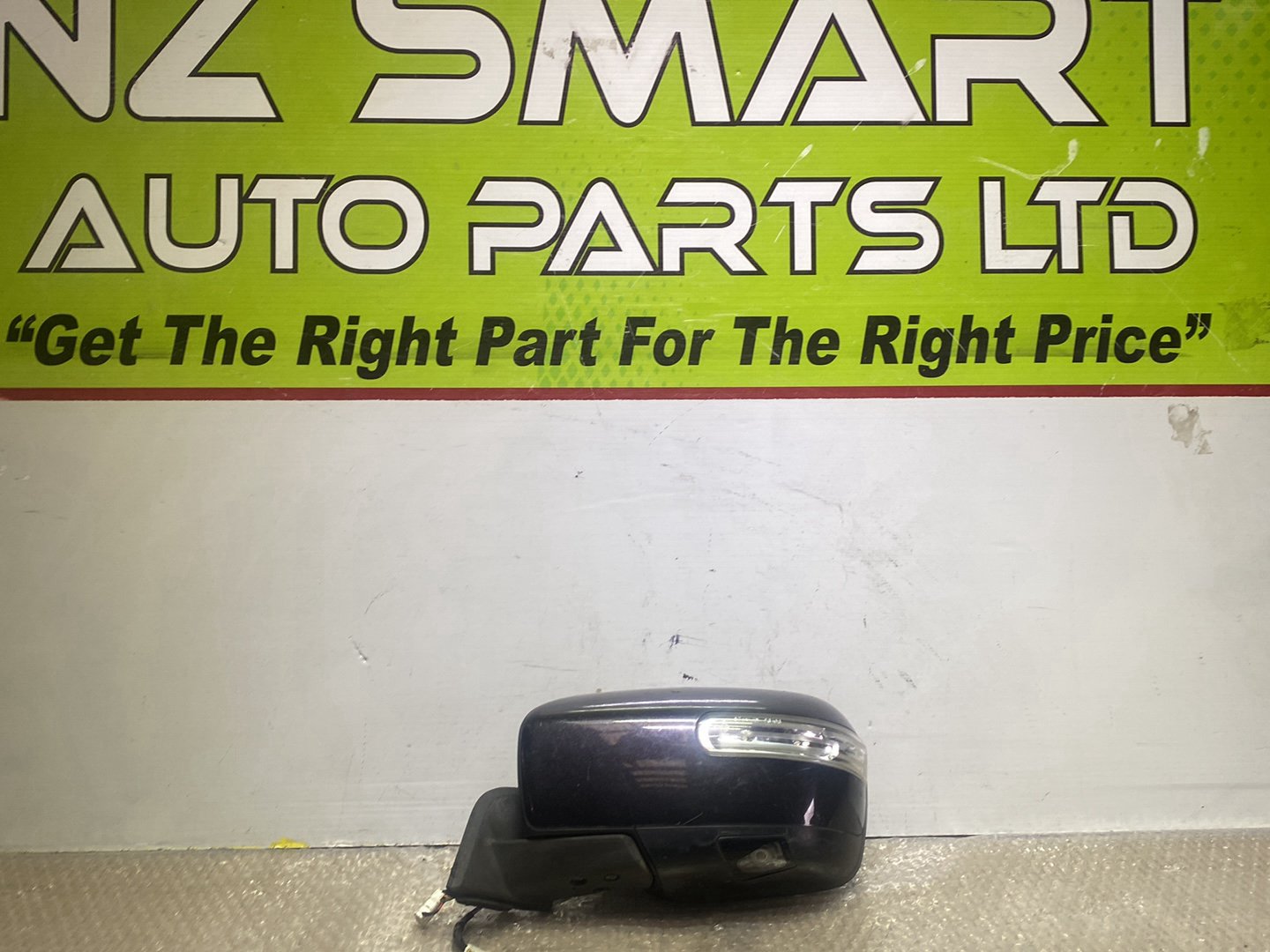 2008 Mazda MPV- Left Door Mirror PN: 2 plugs 7 wires