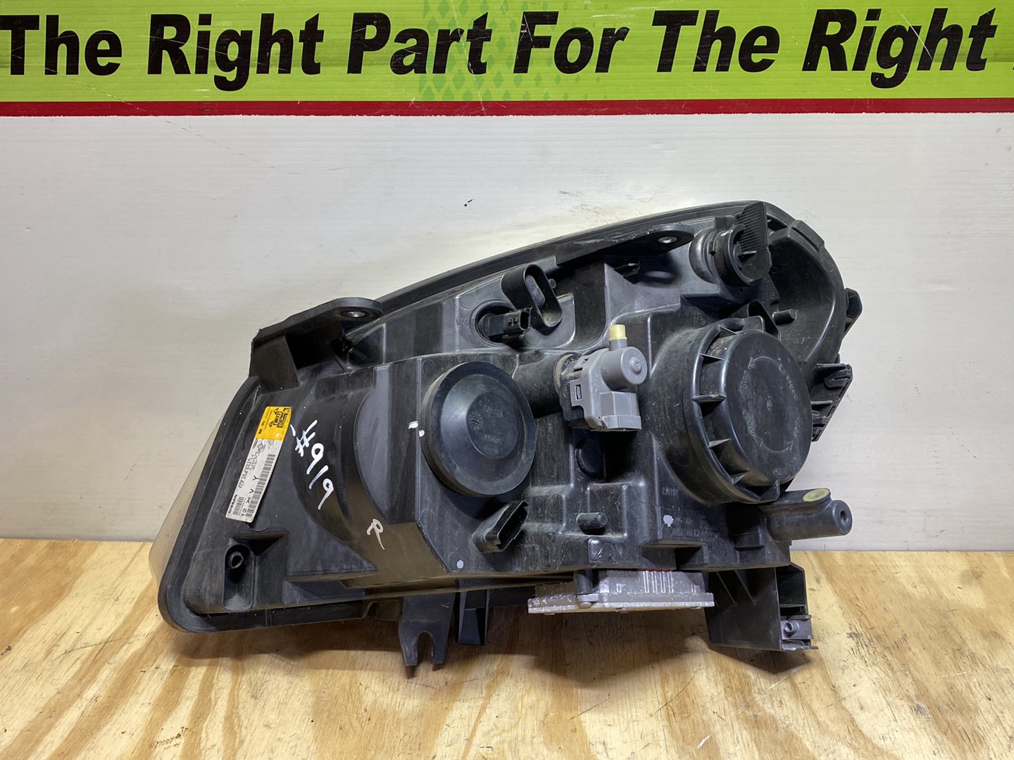2008 Nissan Dualis KJ10 - Right Headlight PN: see photo
