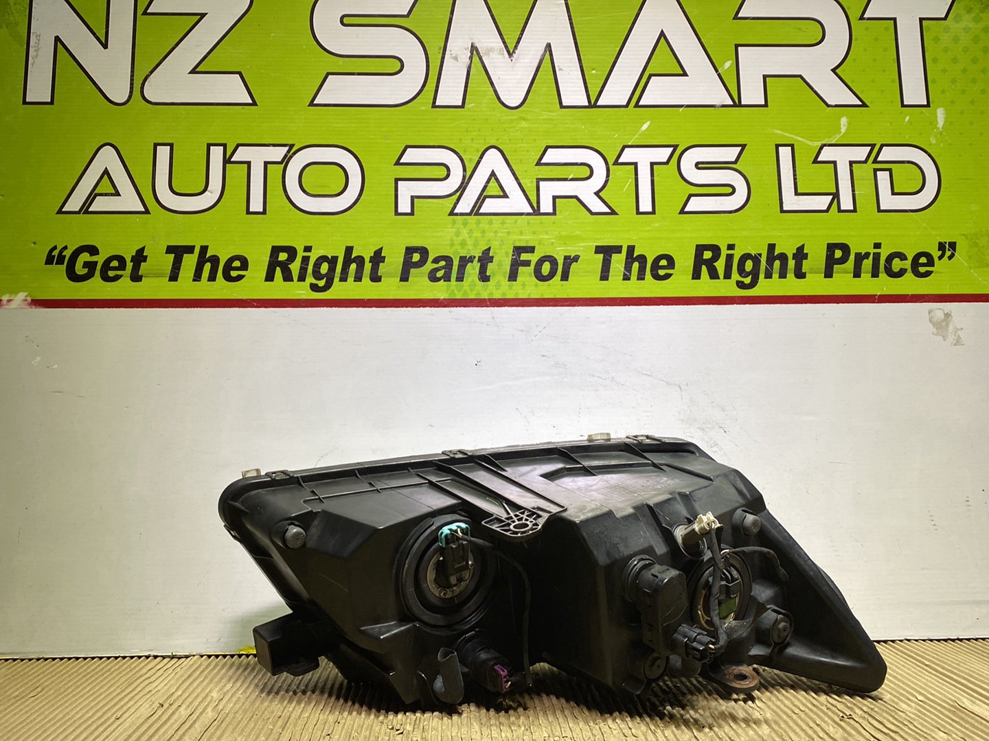 2009 Dodge Journey- Left Headlight PN: see photos