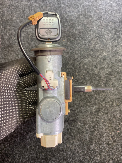 2000 Nissan Bluebird - Ignition With Key PN: AS-55
