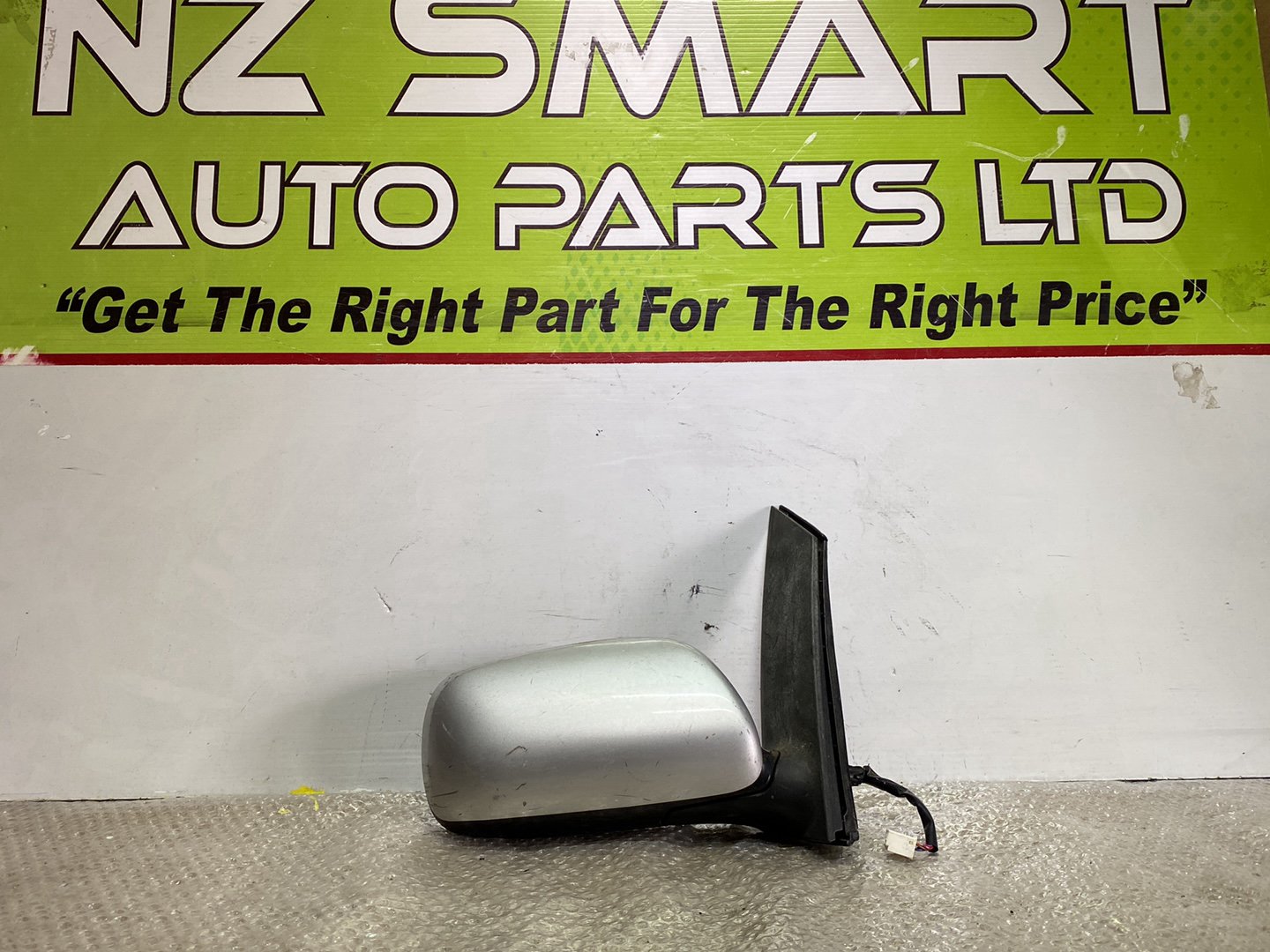 2006  Used Toyota Wish- Right Door Mirror PN: 5 wires