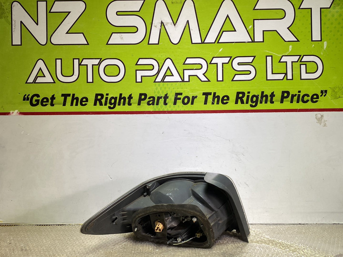 2007 Mazda CX-7- Right Taillight PN: E22151180B