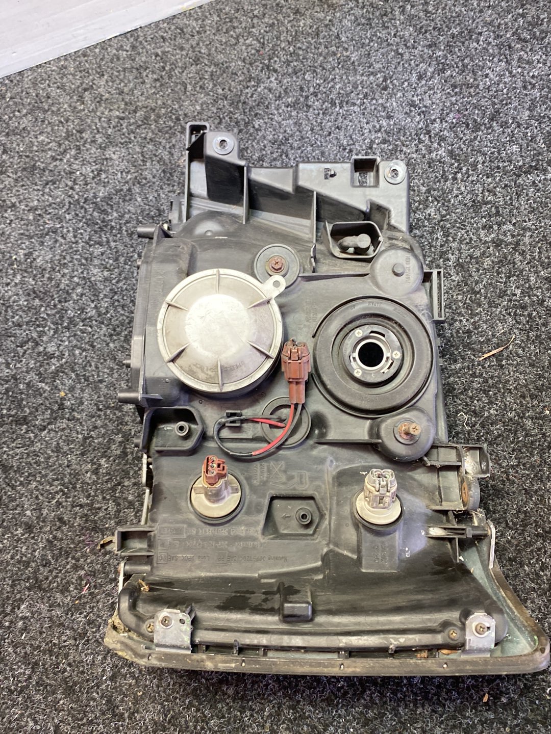 2001 Nissan Elgrand - Right Headlight PN: 100-24776
