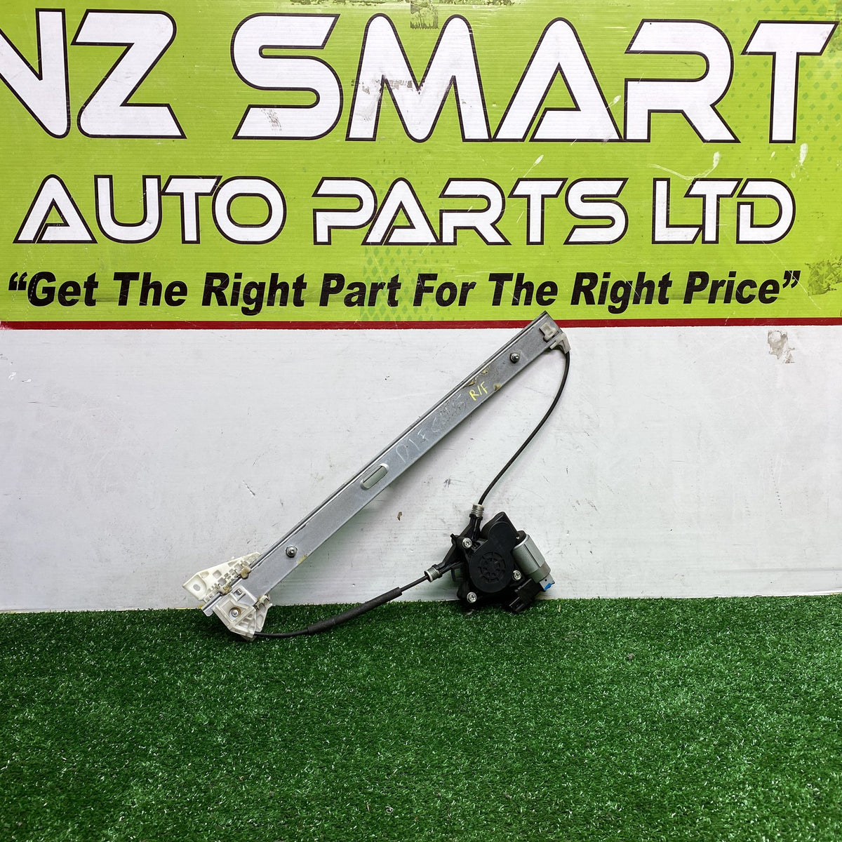 2007 Mazda CX-7 - Right Front Window Regulator/Motor PN: See photos