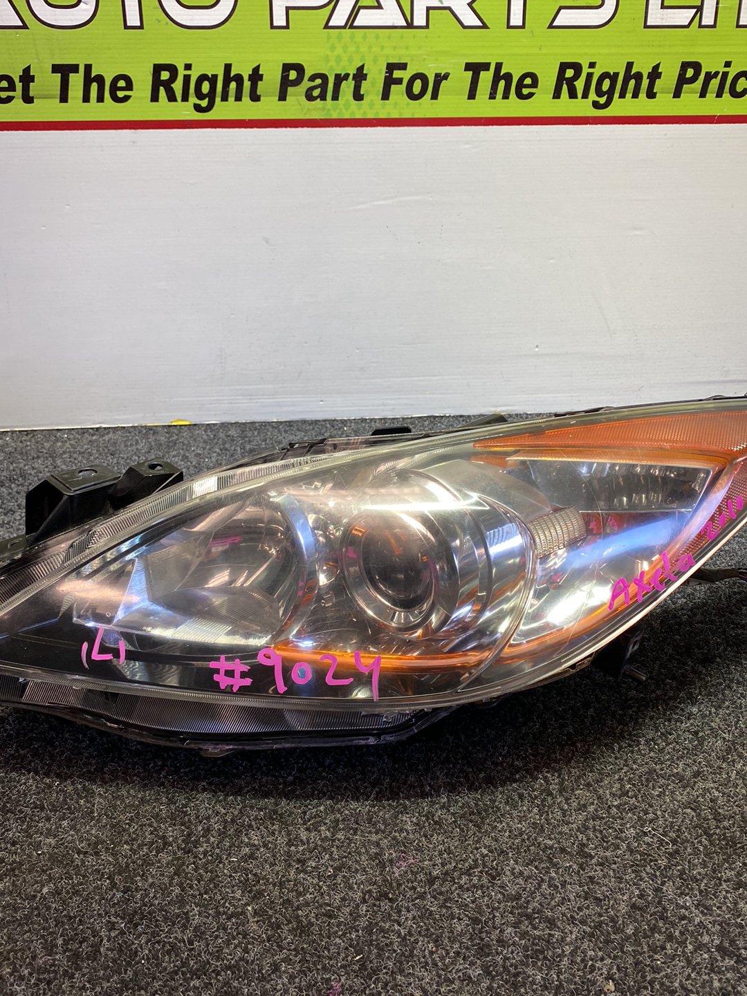 2010 Mazda Axela - Left Headlight Manual Adjust/ Non Hid/ Koito 100-41343