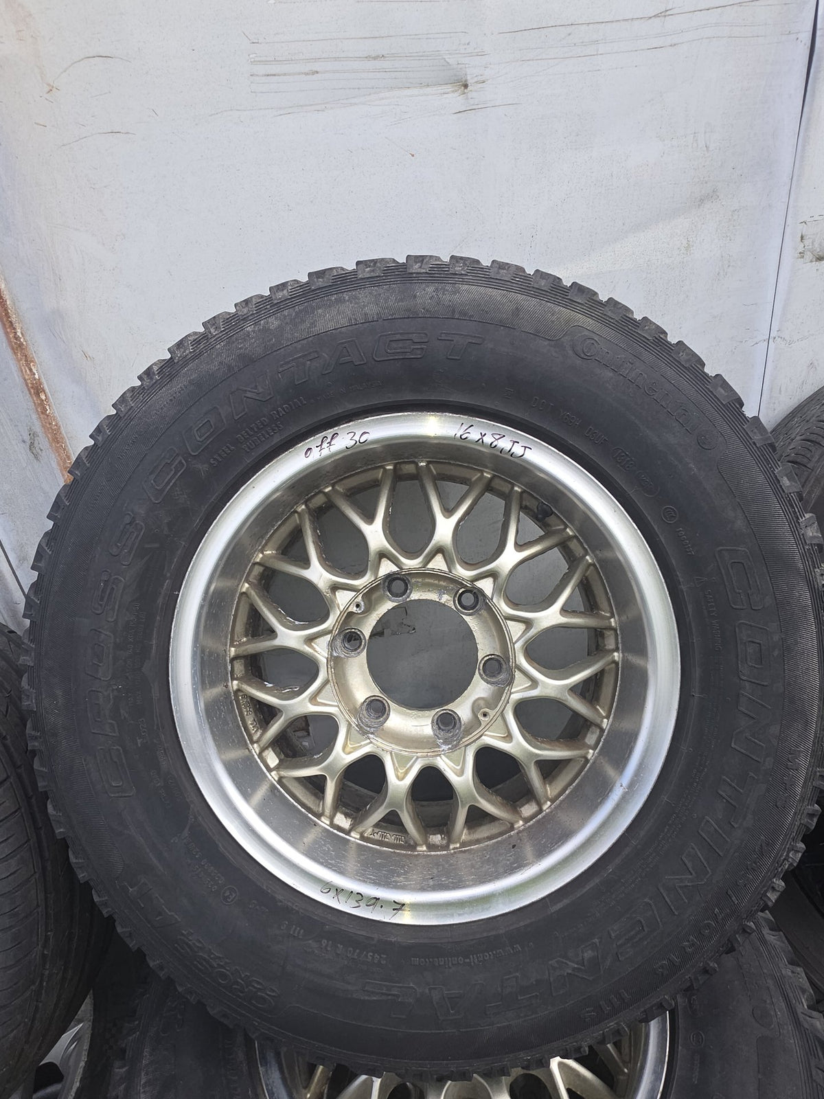 - Mag Wheel Set PN: Stud Pattern 6X139.7/ Wheel Size 16x8JJ/ Offset 30