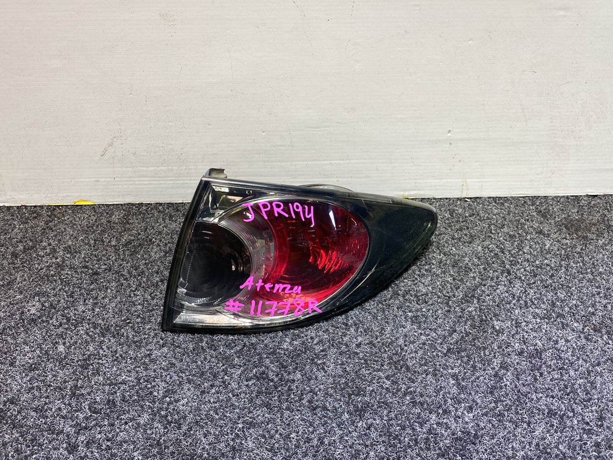 2006 Mazda Atenza GY3W - Right Taillight PN: 220-61981