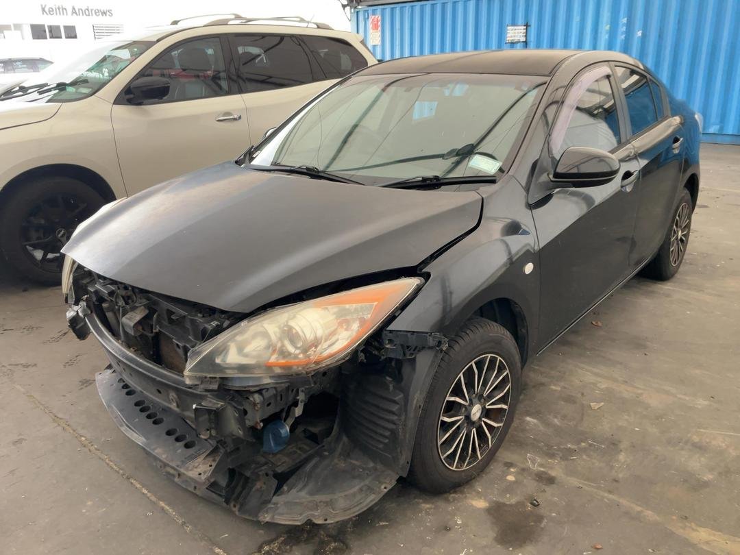 2011 Mazda Mazda3 JM0BL10F100223268  Dismantling For Parts