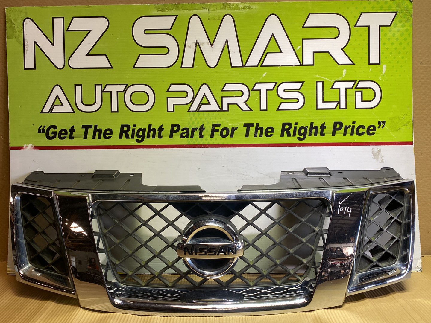 2010 Nissan Navara- Upper Bumper Grille PN: