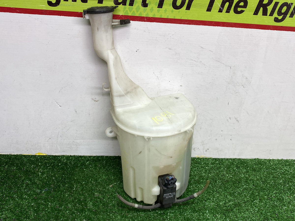 2005 Used Toyota Ist NCP60 - Washer Bottle PN: 8531530380