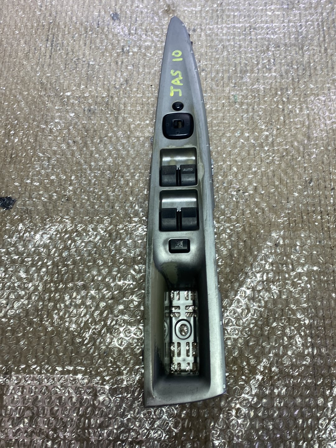 2004 Mazda Demio- Master Power Window Switch PN: D352685L6B