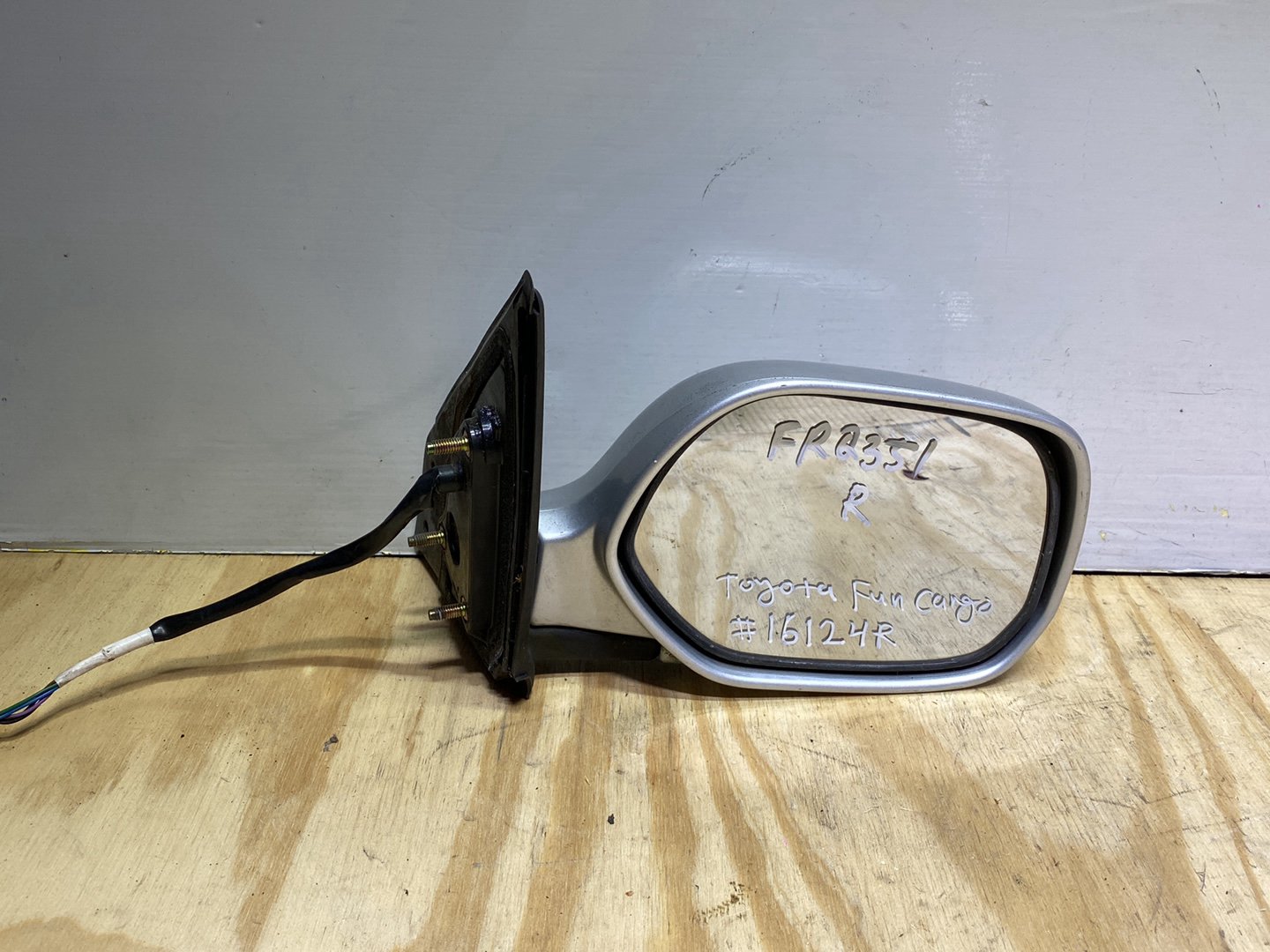 2003 Toyota Fun Cargo NCP20 - Right Door Mirror PN: 5 wires