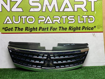 2010 Mitsubishi Outlander - Upper Bumper Grille PN: See photos