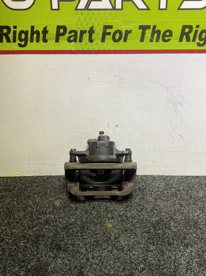 2004 Toyota Estima - Left Front Caliper