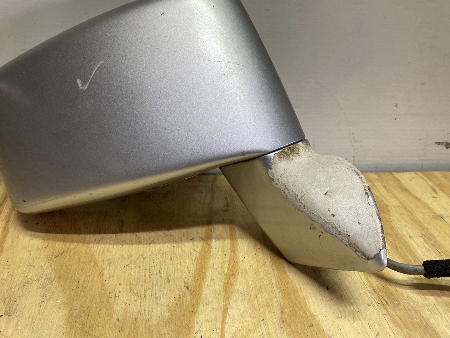 2005 Nissan Presage TU31 - Right Door Mirror PN: 5 wires