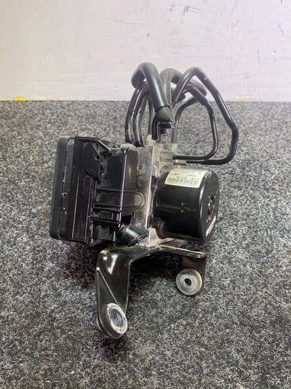 2010 Mazda Axela BL5FW - ABS Pump