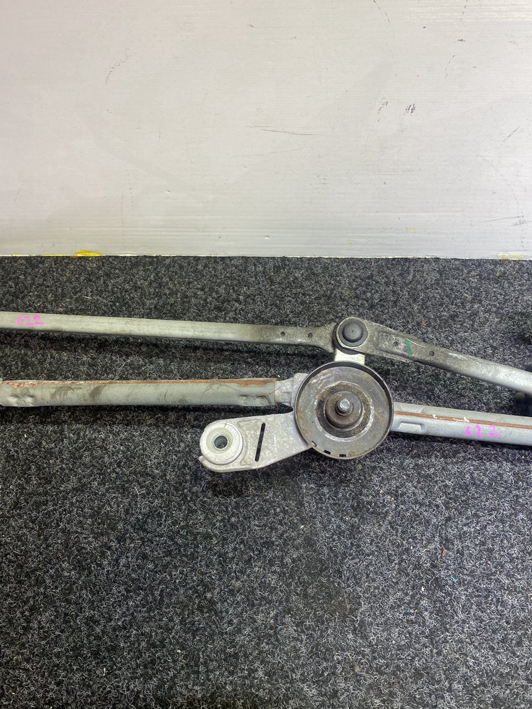 2010 Nissan Juke YF15 - Front Wiper Rack Assembly