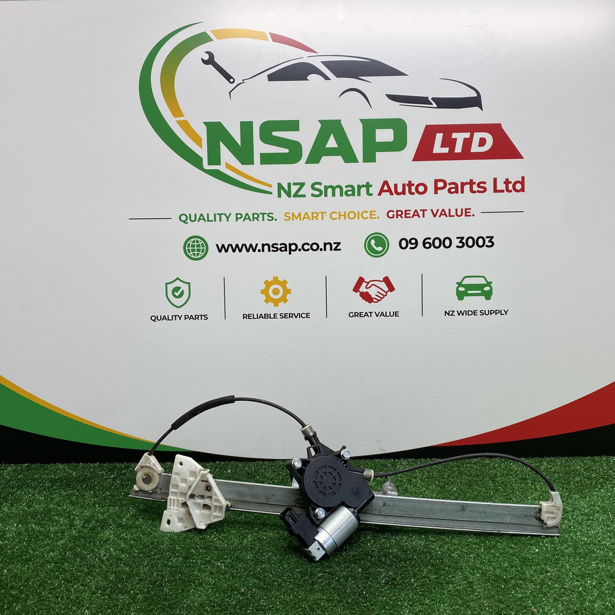 2006 Mazda MPV Right Front Window Regulator (L206-58-590A) Motor (G22C-58-58XF)
