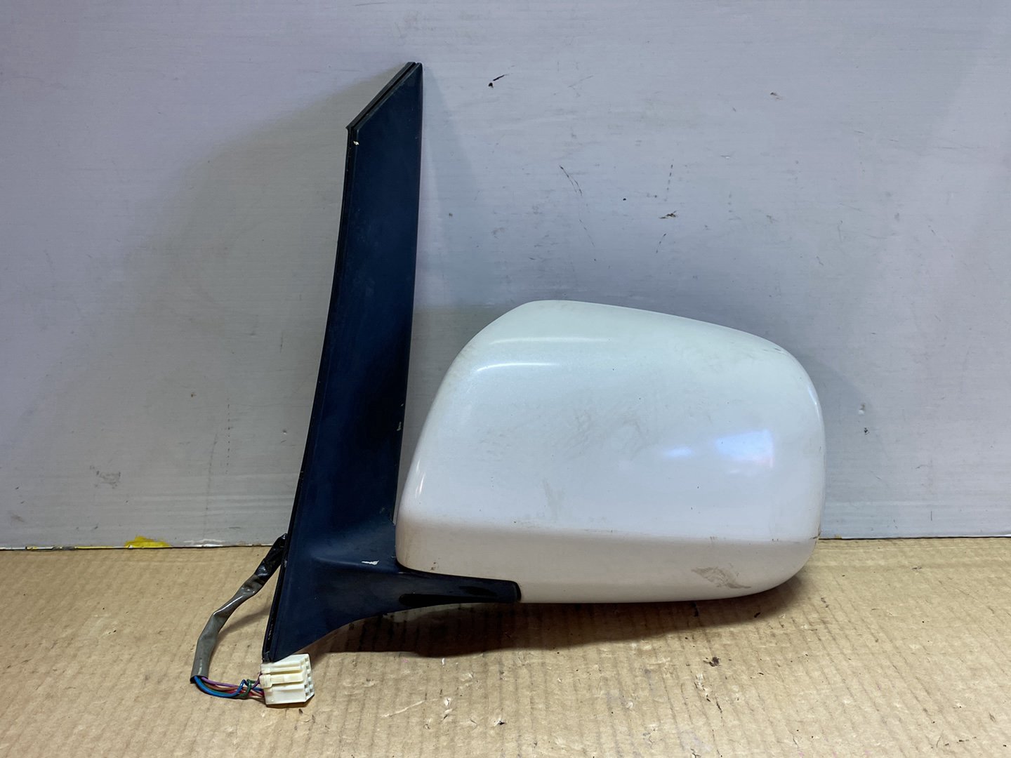 2006 Toyota Voxy AZR60 - Left Door Mirror 5 wires ( Second Hand )