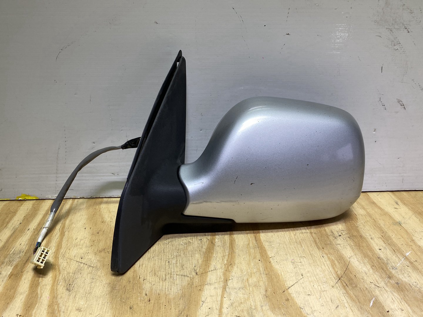 2003 Toyota Fun Cargo NCP20 - Left Door Mirror PN: 5 wires