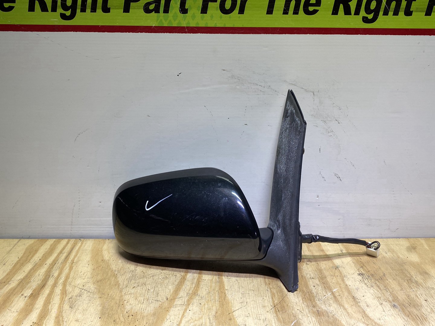 2005 Toyota Wish ANE11 - Right Door Mirror PN: 7 wires