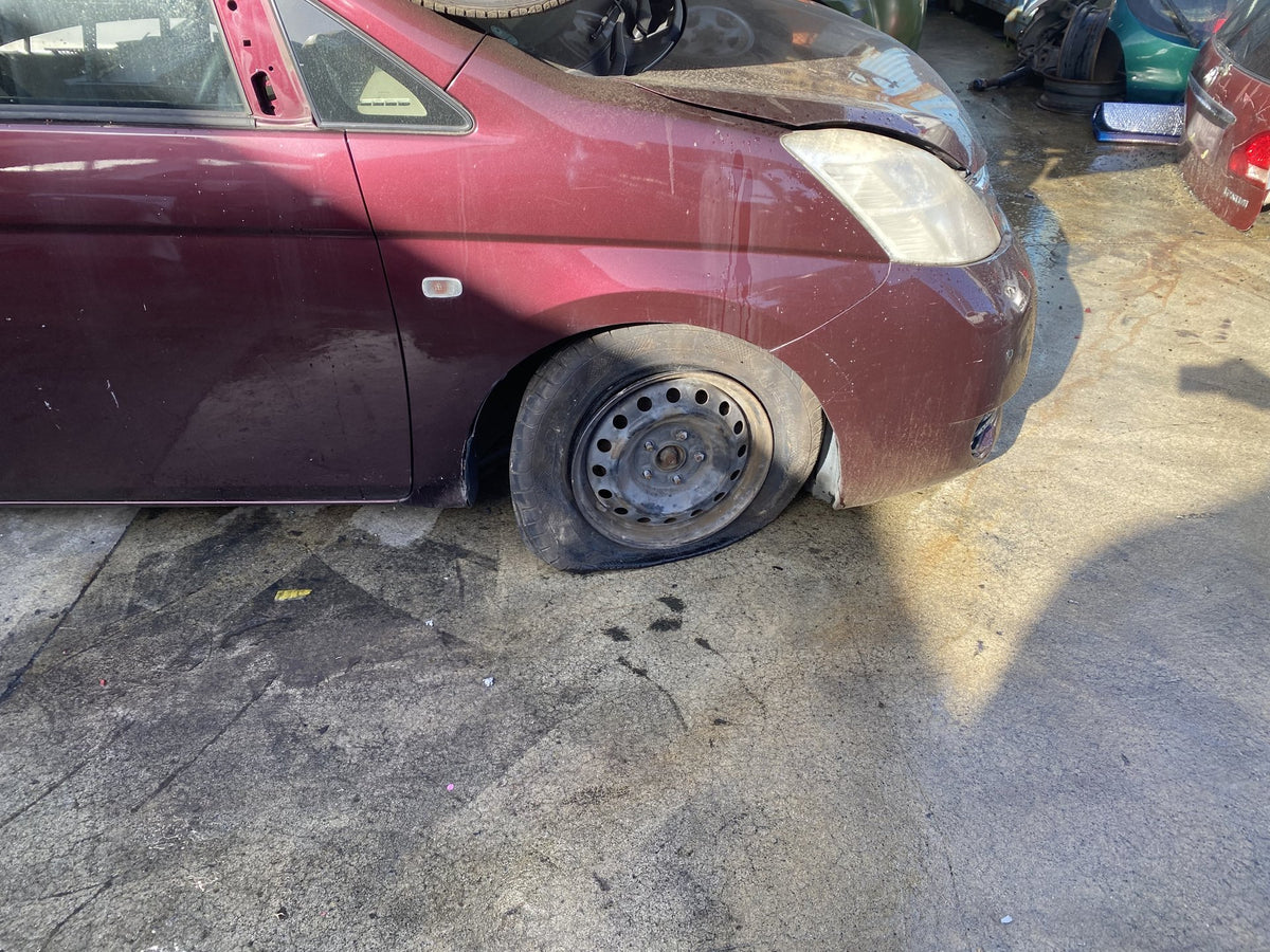2005 Toyota Isis ZNM10 Dismantling For Parts