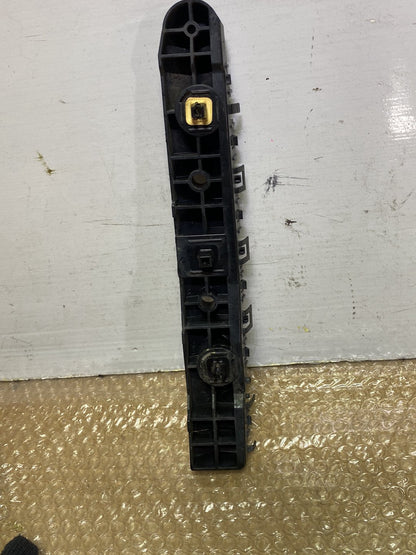 2016 Nissan Juke YF15 - Right Rear Bumper Retainer PN: 852283YM0A