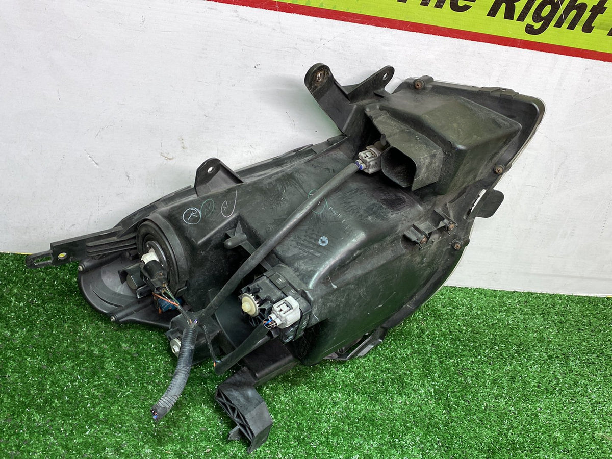 2005 Nissan Bluebird - Left Headlight PN: Auto Adjust/ Non Hid/ KOITO 100-63823