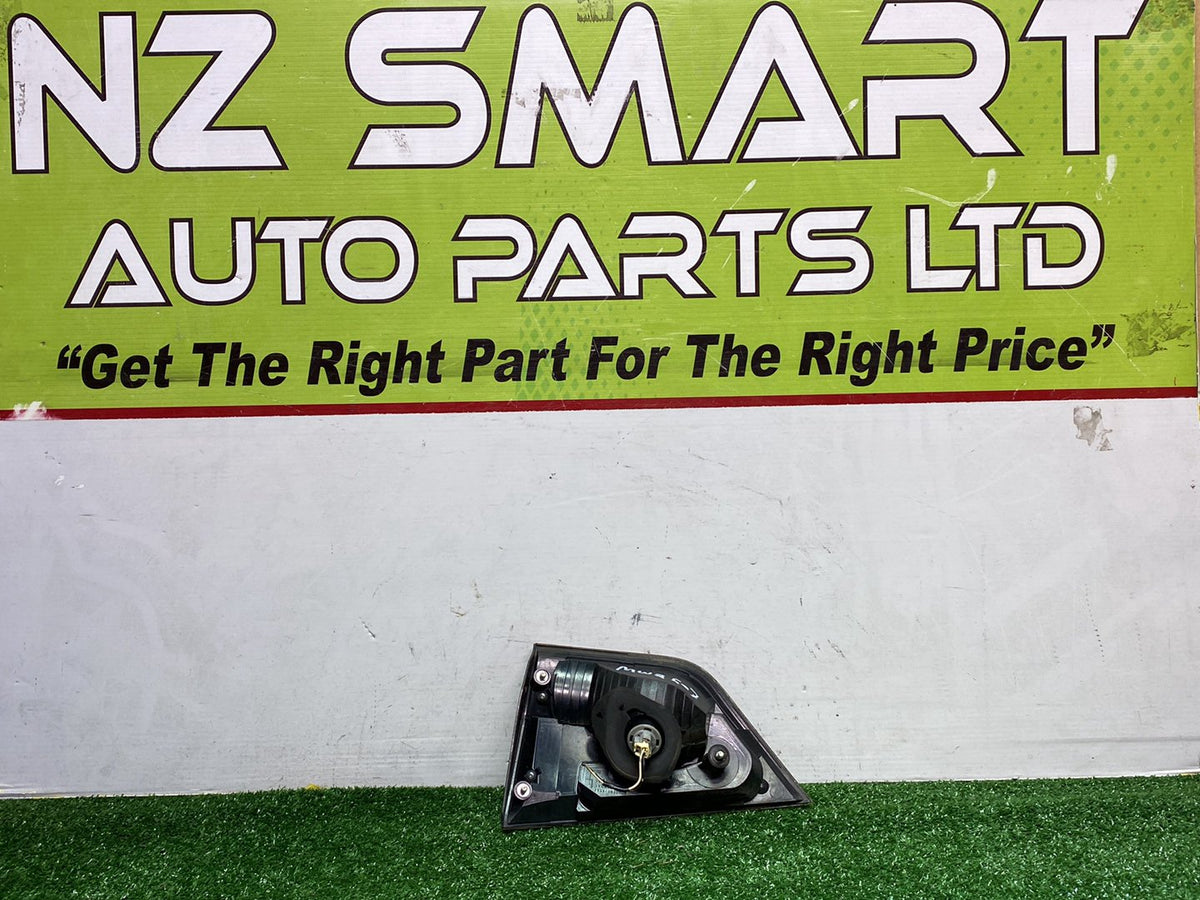 2010 Mitsubishi Outlander - Left Boot Light PN: IMASEN 1146-356