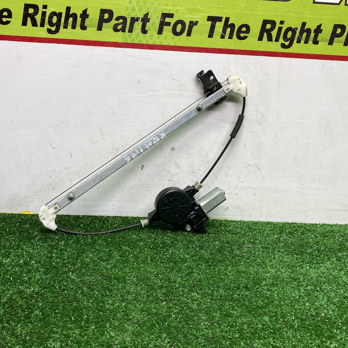 2009 Mazda Axela BLEFW - Right Rear Window Regulator BBM472590/ Motor D01G5858XB