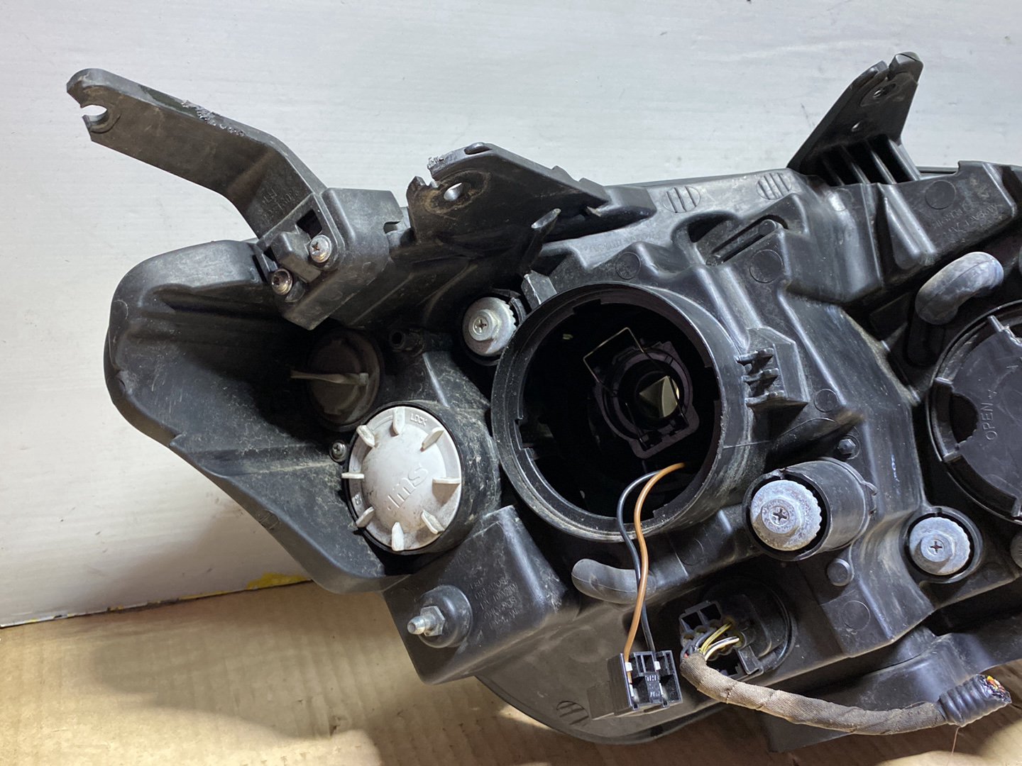 2016 SsangYong Korando - Left Headlight