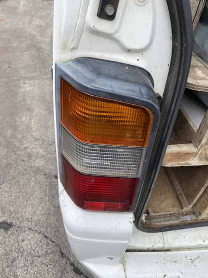 2014 Mitsubishi L300 Dismantling For Parts