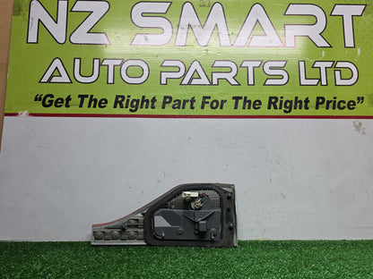 2006 Used Toyota Estima - Right Taillight PN: