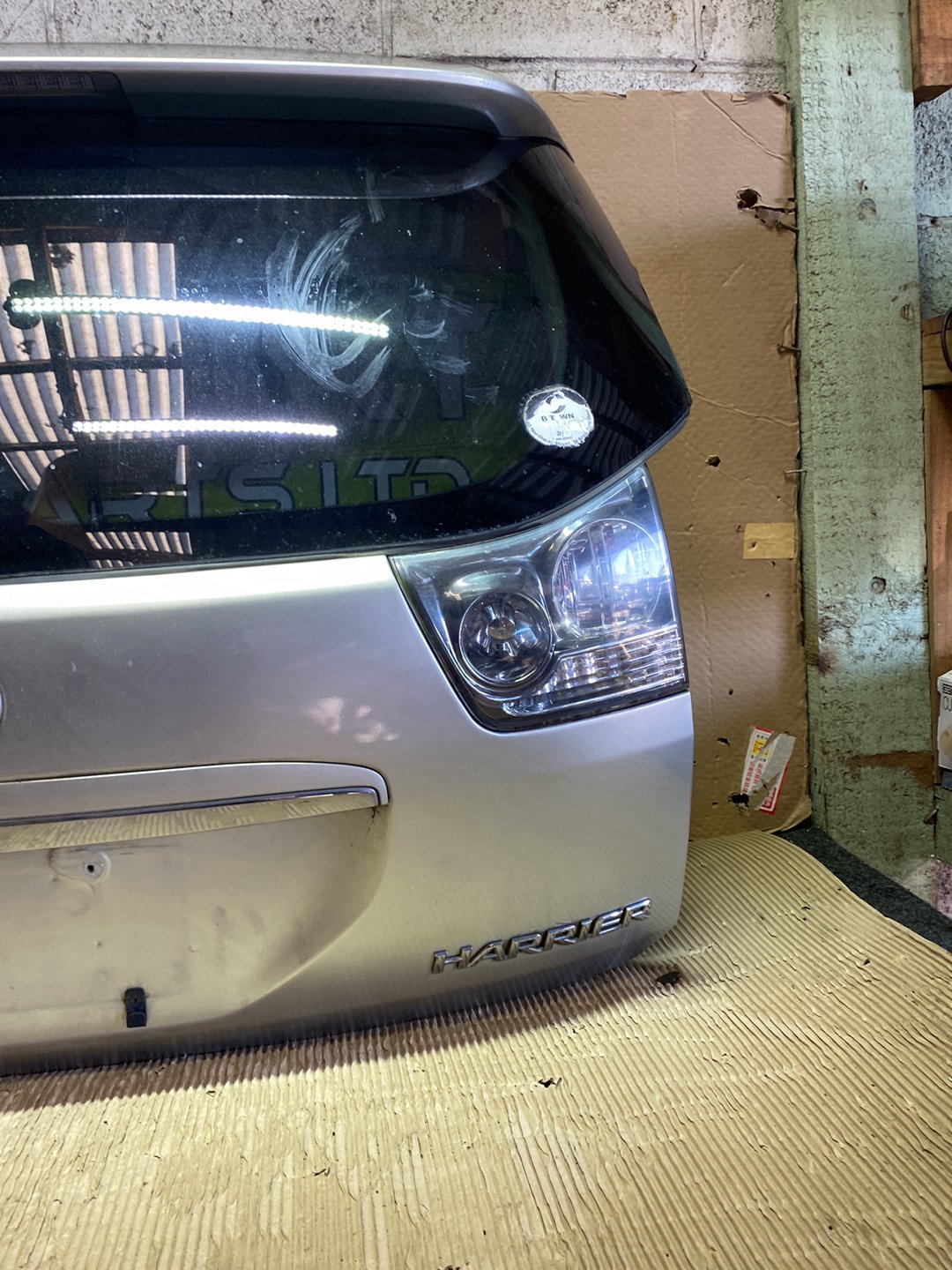2009 Used Toyota Harrier- Tailgate PN: see photos