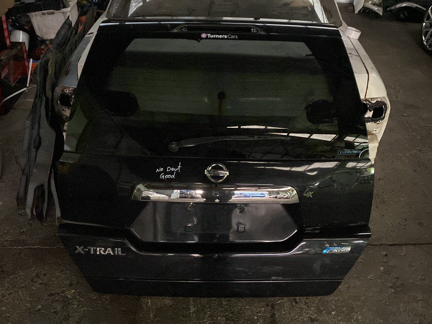 2007 Nissan X-Trail- Tailgate PN: see photos