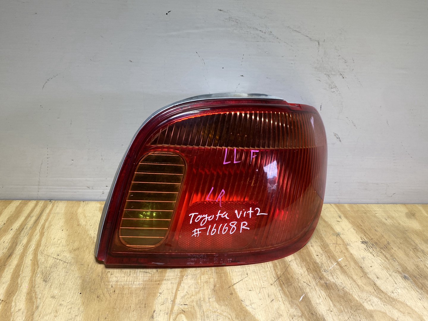 2004 Toyota Vitz P10 - Right Taillight PN: Koito 52-049