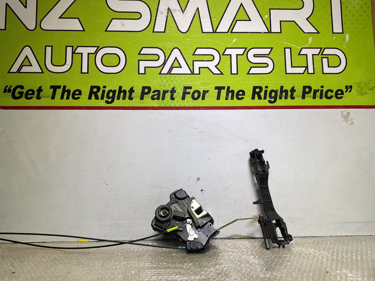 2006 Used Toyota Alphard- Right Front Door Lock Actuator PN: 6903033241