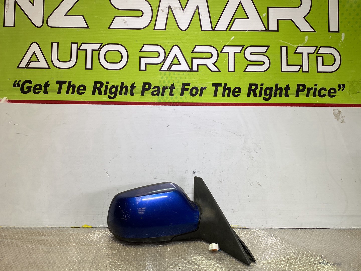 2006 Mazda Axela- Right Door Mirror PN: 3 wires