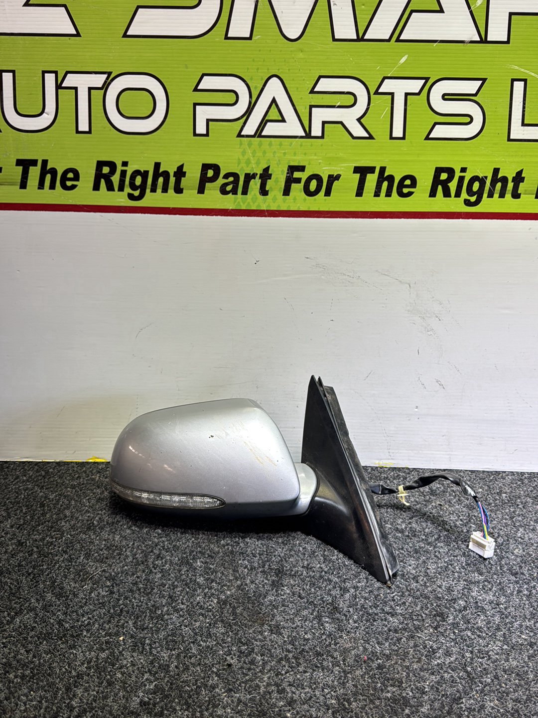 2005 Honda Accord- Right Door Mirror PN: 7 wires